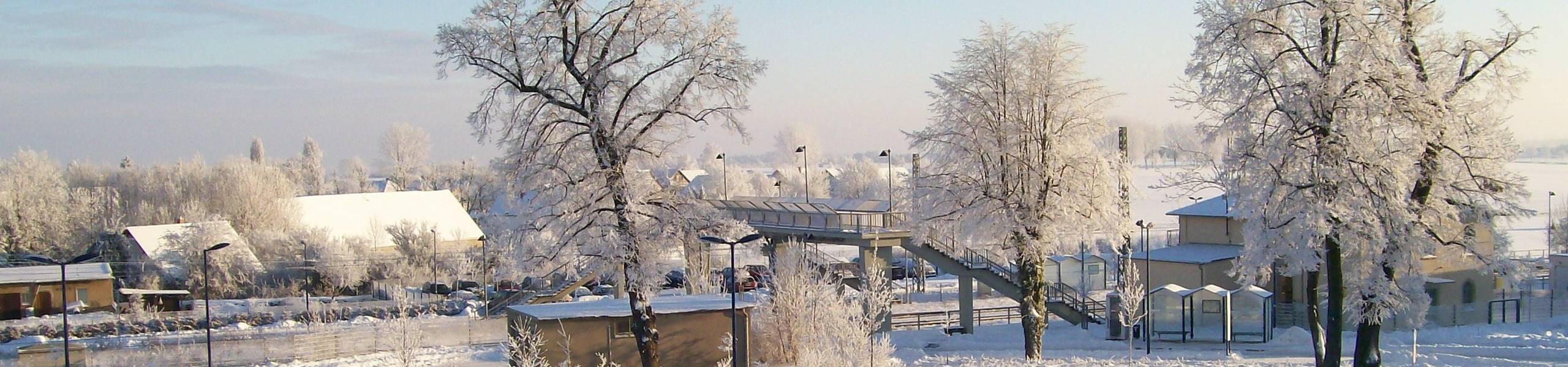 bahnhof im winter noch schmaler